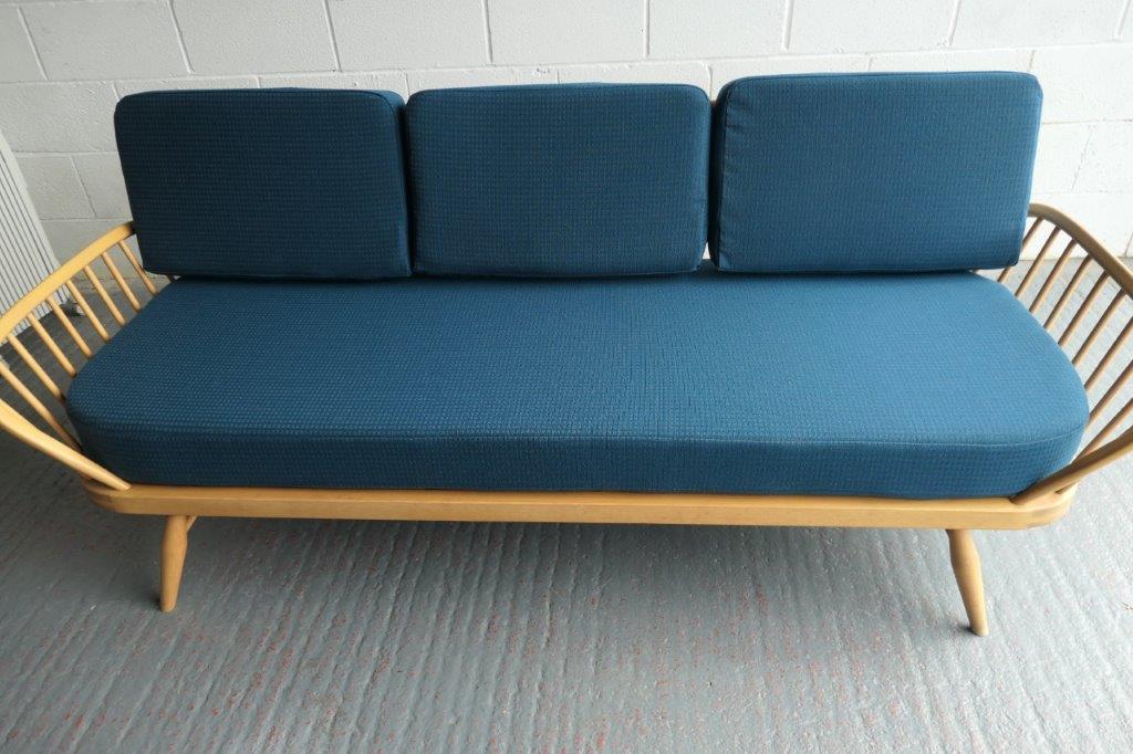 Ercol 355 Studio Couch 100% wool Teal/Siver Complete set of Cushions 