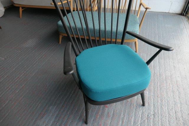 Ercol 477/478 Seat Cushion Queen's Blue 100% wool