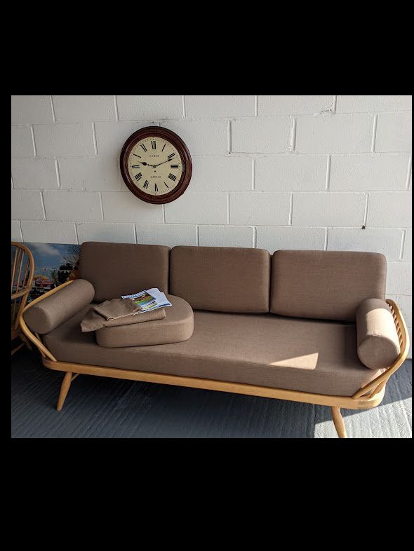 Daybed & 305 cushion in customer's own fabric