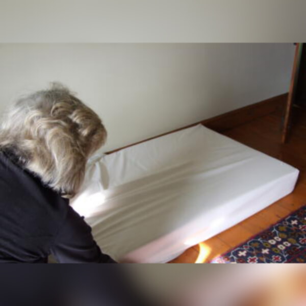 3Fold Foldaway Maxi Mattress 30 inches wide Blue - Image 4