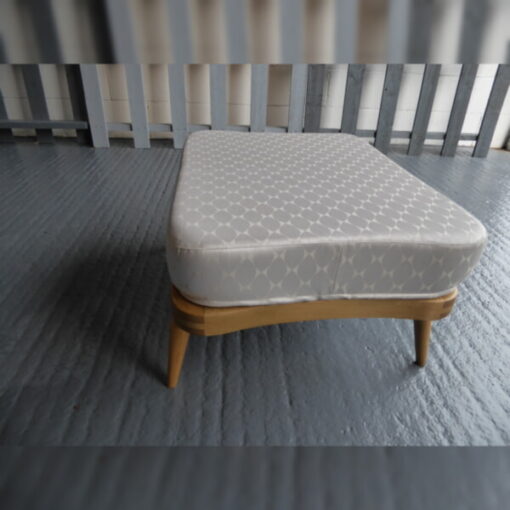 Ercol 341 Footstool Cushion in Elegant Cream Wool - Image 2
