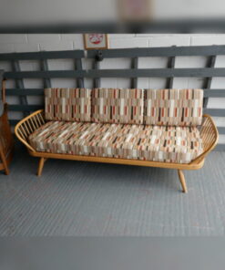 Ercol 355 Studio Couch Beige/Copper/Black Rectangle Maze Weave