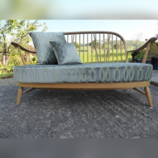 Ercol 203 3 Seater Mattress in Pantone Green - Image 9