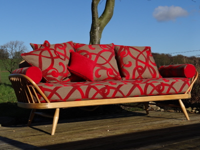 Ercol 355 Studio Couch Customers own Fabric - Image 5