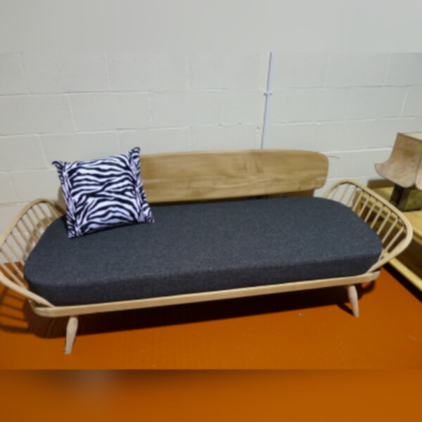 Ercol 355 Studio Couch Charcoal Stitch Mattress and Cover - Image 2