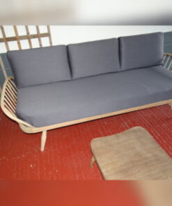 Ercol 355 Studio Couch in Dog Tooth Grey with Complete set of Cushions and Covers