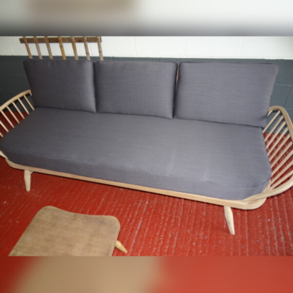 Ercol 355 Studio Couch in Dog Tooth Grey with Complete set of Cushions and Covers - Image 2