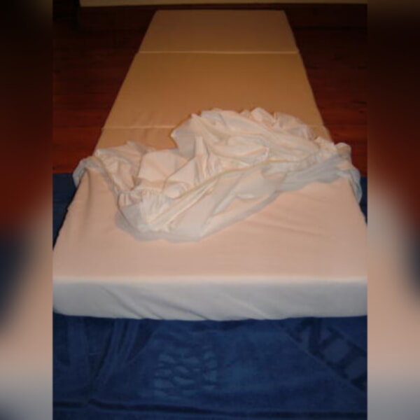 25 or 30 inches Wide Fitted Sheet for Foldaway Mattress