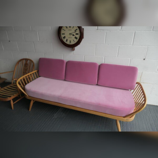 Ercol Daybed 355 in the Pink
