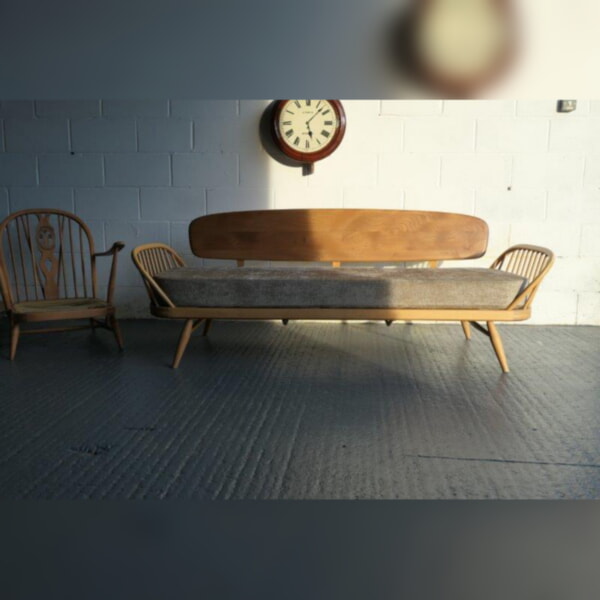 Ercol Daybed 355 in a Christina Marrone Fabric