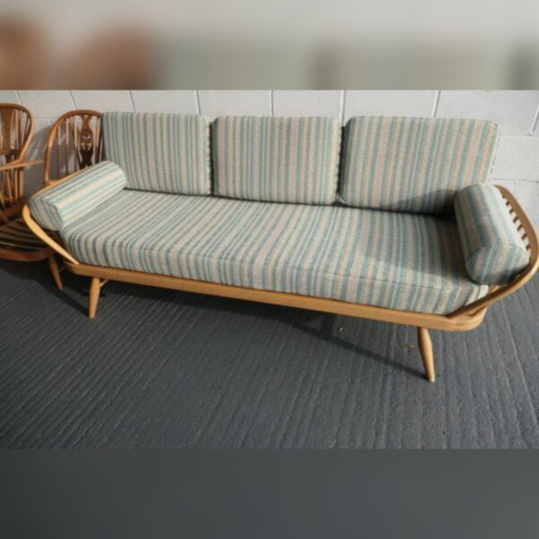 Top fabric for this Daybed going to Basildon.