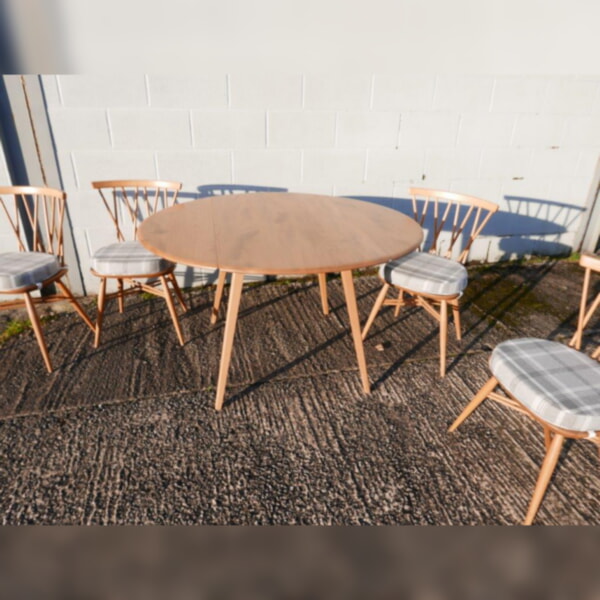 The sun shone brightly on this mid November day. We'll try harder to bring cheer!