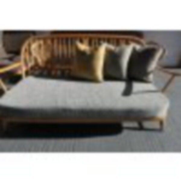 Ercol 203/252 3 seater settee with scatter cushions.
