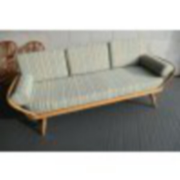 Top fabric for this Daybed going to Basildon.